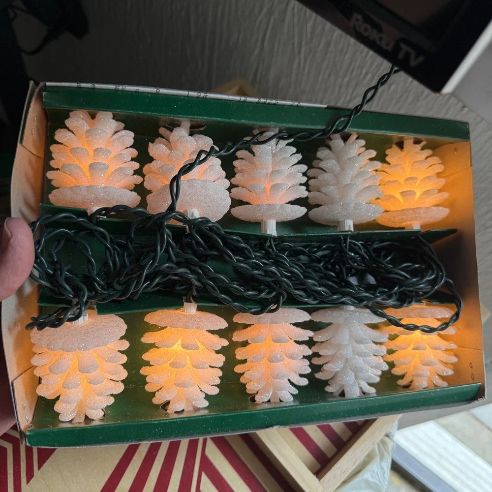 Kurt Adler Vintage 10 Light Set White Glitter Pinecone Christmas String Lights